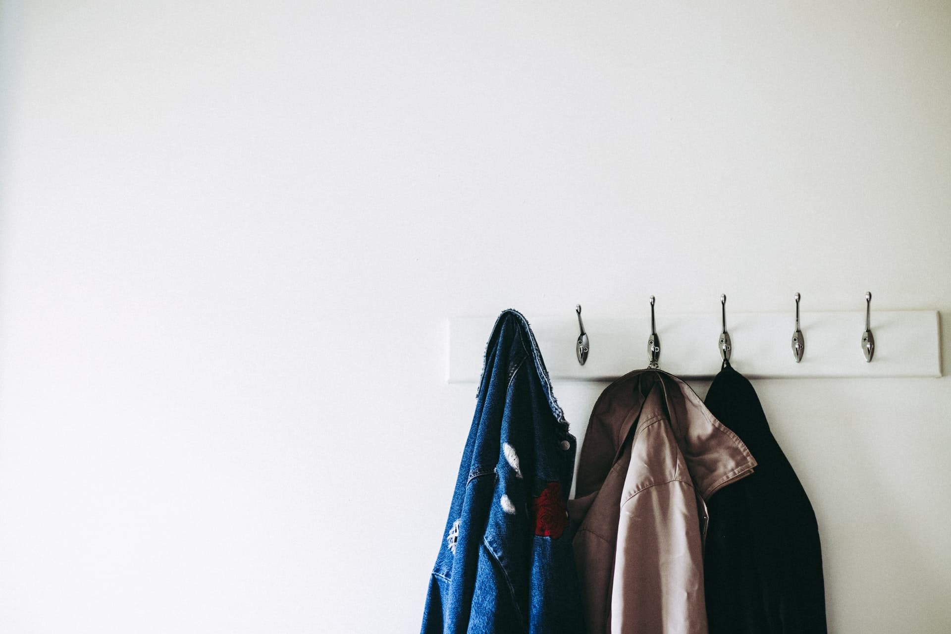 3 amazing REACT HOOKS to keep your code organized neatly
